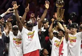 米兰体育官网- 19猛龙时期伦纳德纯享视频 